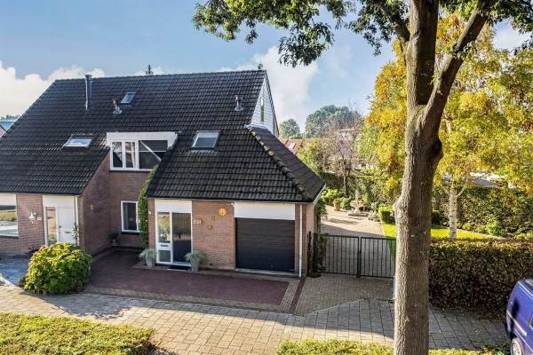 Woning Het Erf 80 Biddinghuizen