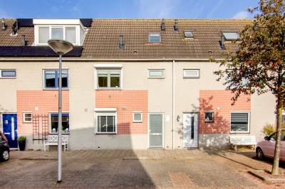 Woning Betsy Perkstraat 4 Velserbroek