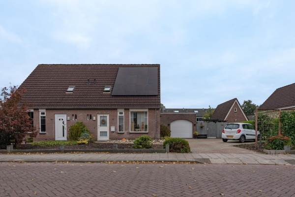 Woning Burgemeester van Weringstraat 66 Oude Pekela