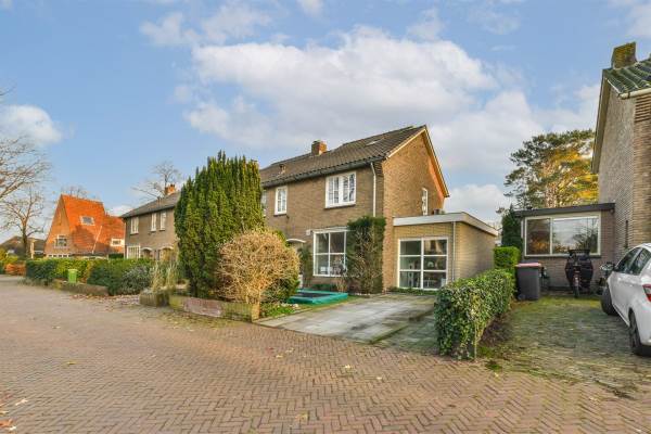 Woning Haardstedelaan 8 Huizen