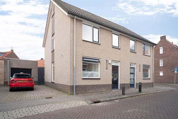 Woning Kardinaal Vaughanstraat 21 Tilburg