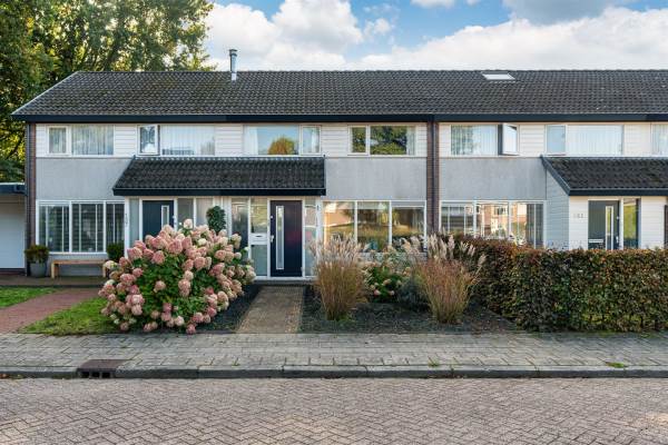 Woning Burgemeester van Panhuyslaan 139 Burgum