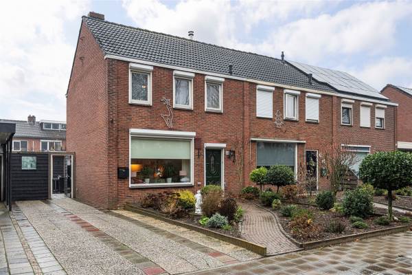 Woning Dokter J. Veldhuijzen van Zantenstraat 48 Enter