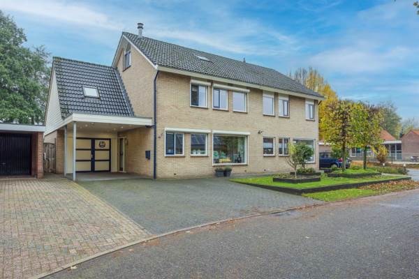 Woning Meidoornlaan 11 Vroomshoop