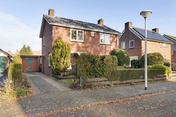 Woning Bernhardstraat 76 Delden