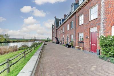 Woning Frederik Hendrik wal 51 Geertruidenberg