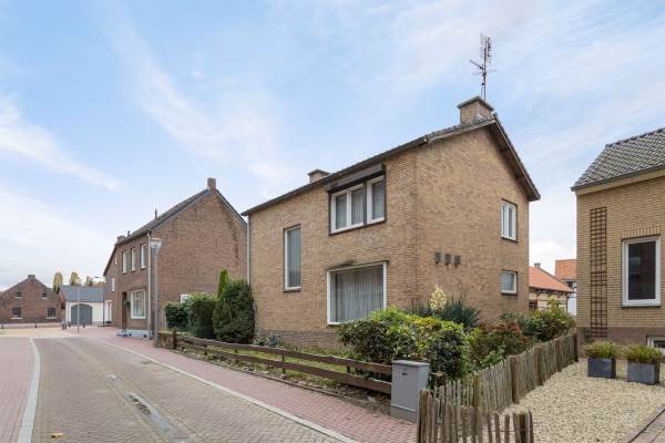 Woning Bronstraat 3 Born
