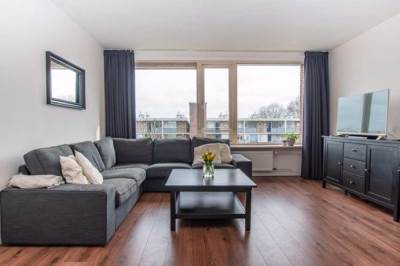 Woning Burgemeester Caan van Necklaan 326 Leidschendam