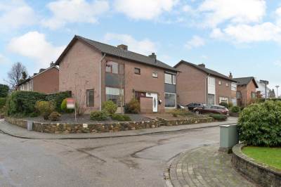 Woning Burg. Hamersstraat 1 Munstergeleen