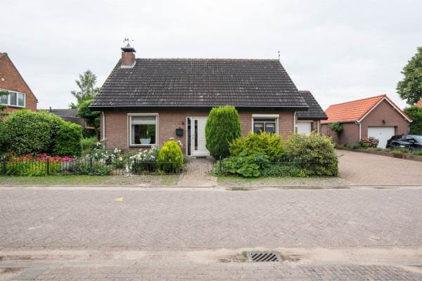 Woning Veldweg 5 Almkerk