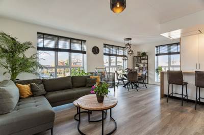 Woning Centrumoever 25 Roelofarendsveen