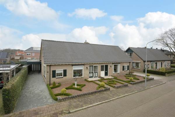 Woning Anna van Burenstraat 7 Putten
