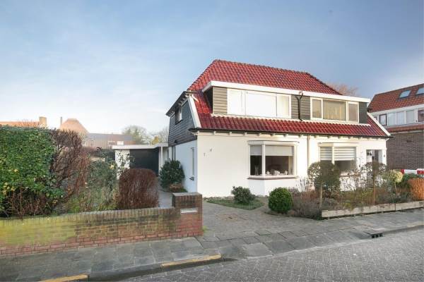 Woning Burgemeester W. Kooimanstraat 1 KOEDIJK