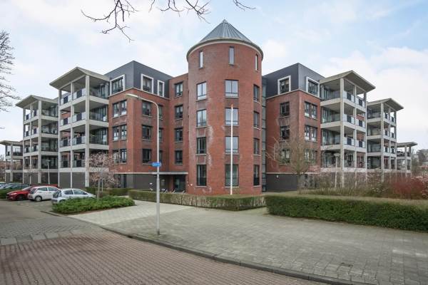 Woning Emmasingel 10a Hendrik-Ido-Ambacht