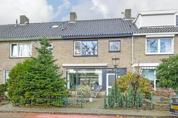Woning Jan van Bergenstraat 63 Heemskerk