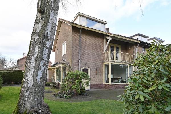 Woning van der Helstlaan 31 Loosdrecht