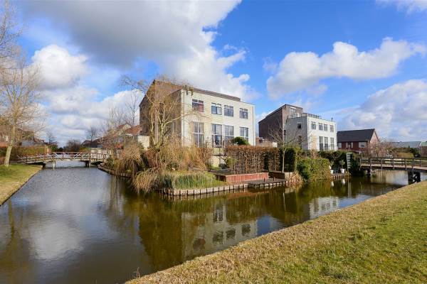 Woning Moerasvaren 74 Den Haag