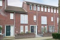 Woning Amandelgaarde 171 Hendrik-Ido-Ambacht