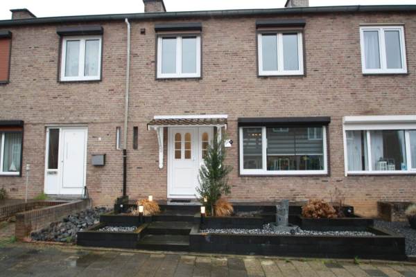 Woning Nieuw , Joes Jongenstraat 31, Tussenliggende Woning, 3 Slaapkamers Met Zonnige LANDGRAAF