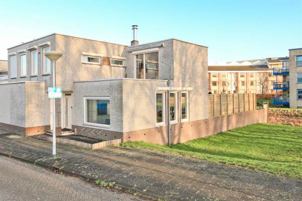 Woning Robert Kochstraat 3 Badhoevedorp