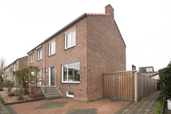 Woning Burg. Willemsstraat 24 Hoensbroek