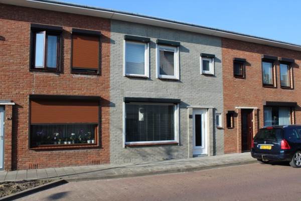 Woning Burgemeester I. van Houtestraat 23 Oostburg