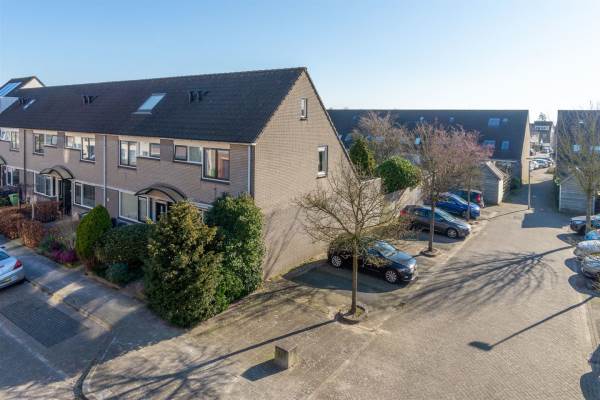 Woning Albert John Luthulistraat 13 Purmerend