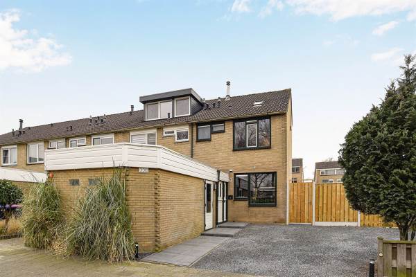 Woning Salamanderveen 338 Spijkenisse