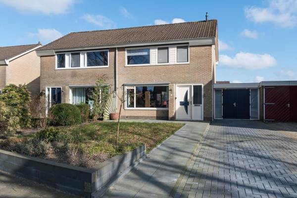 Woning Bernhardlaan 39 Buitenpost