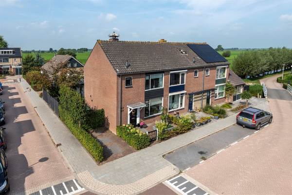 Woning Zwaluwstraat 4 Bleskensgraaf ca