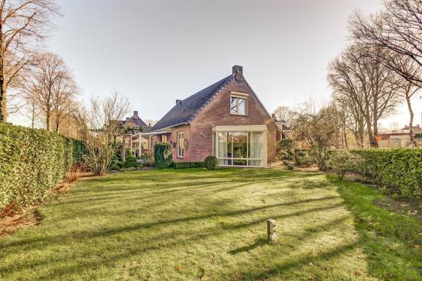 Woning Valkstraat 1 Bergen (LI)