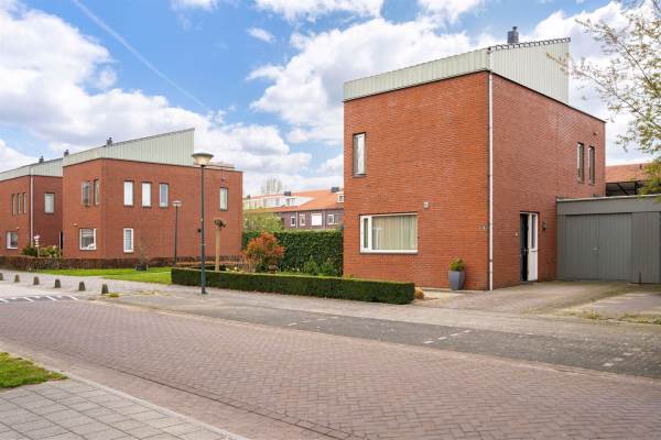 Woning Dageraad 18 Elst (GE)
