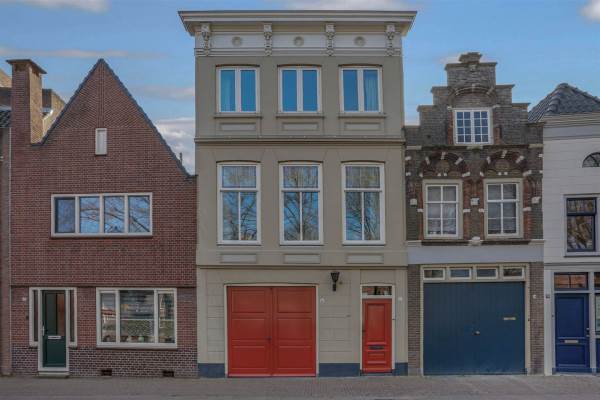 Woning Weeshuisplein 17 Dordrecht