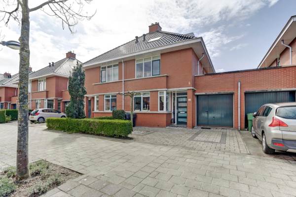 Woning Middelgeestlaan 24 VOORSCHOTEN