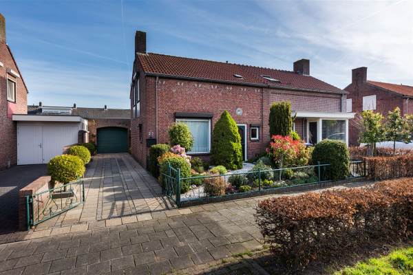 Woning Julianastraat 29 Hoeven