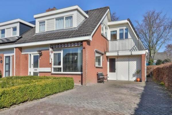 Woning De Houtduif 18 SURHUISTERVEEN