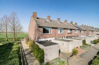 Woning Azaleastraat 1 Numansdorp