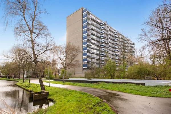 Woning Adama van Scheltemaplein 21 Delft