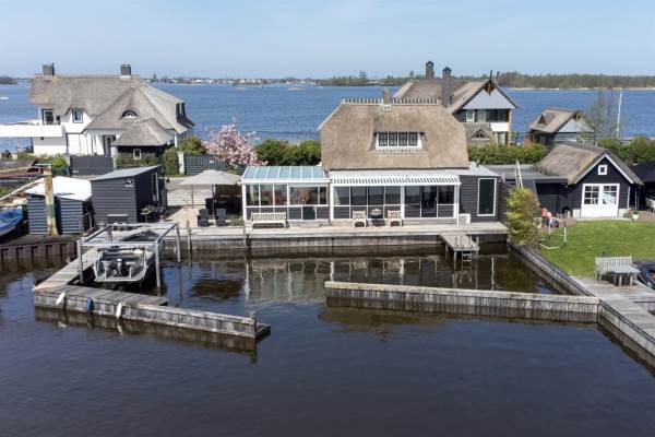 Woning Nieuw-Loosdrechtsedijk 235 Loosdrecht