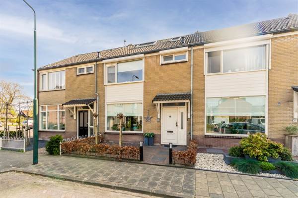 Woning Graaf Lodewijkstraat 33 Hardinxveld-Giessendam