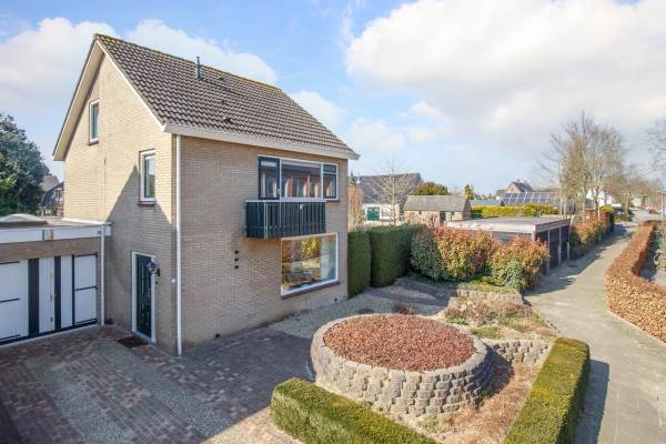 Woning Burg. Dittersstraat 37 Beneden-Leeuwen