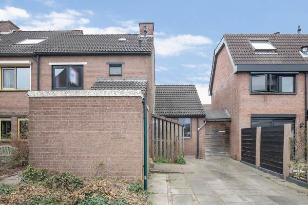 Woning Zwaluw 58 Hoogvliet Rotterdam