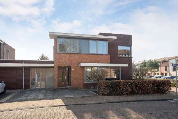 Woning Bramengaarde 29 Hendrik-Ido-Ambacht