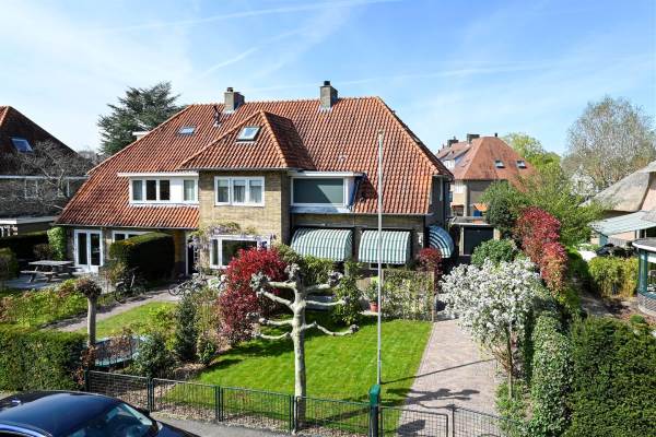 Woning van Ostadelaan 33 Naarden