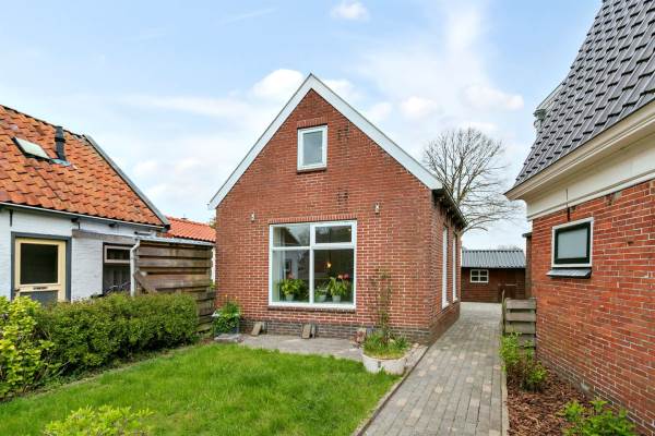 Woning Kanaalstraat 6 Kommerzijl