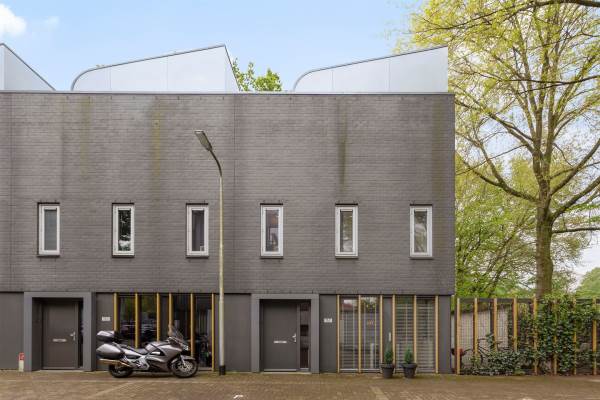 Woning Dr. Ahaushof 152 Tilburg