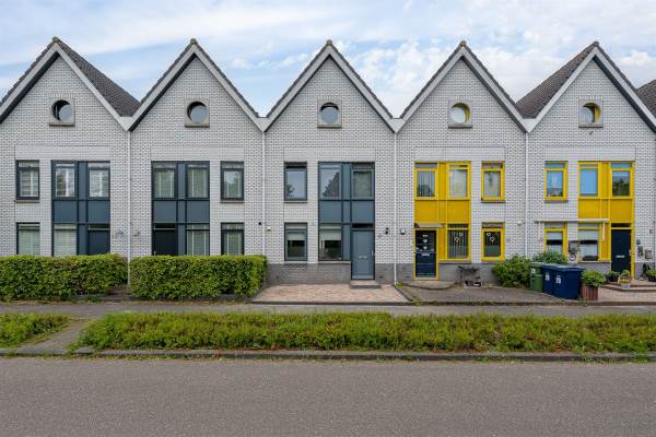 Woning George Formbystraat 27 Almere