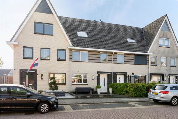 Woning Bezeel 12 Rhoon