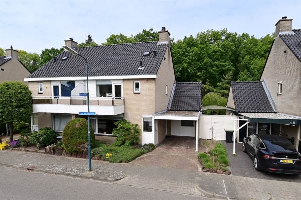 Woning Laan van Eikenrode 11 Loosdrecht