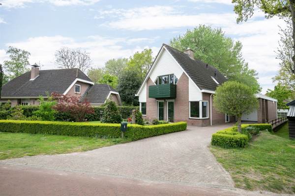Woning Almaatsweg 1 Benneveld